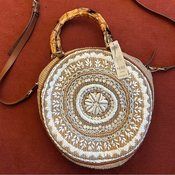 Chico’s Faux Shell Crossbody Circle Bag - Brand New with Tags NWT 10x10x3 - Picture 2 of 11